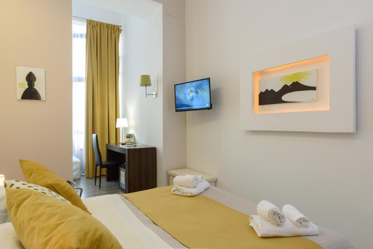Domus Angioina Bed and Breakfast Napels Buitenkant foto