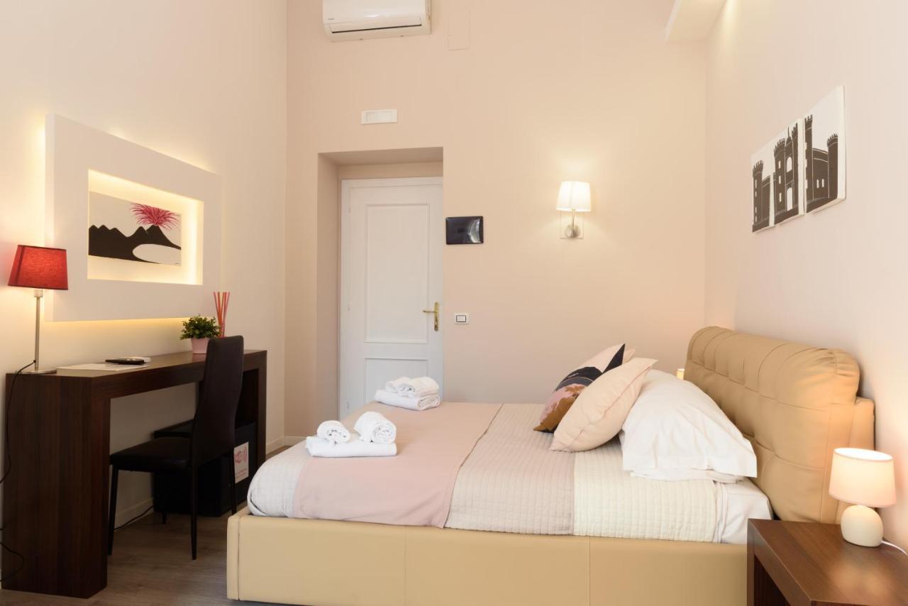 Domus Angioina Bed and Breakfast Napels Buitenkant foto