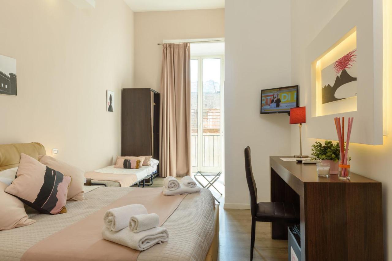 Domus Angioina Bed and Breakfast Napels Buitenkant foto