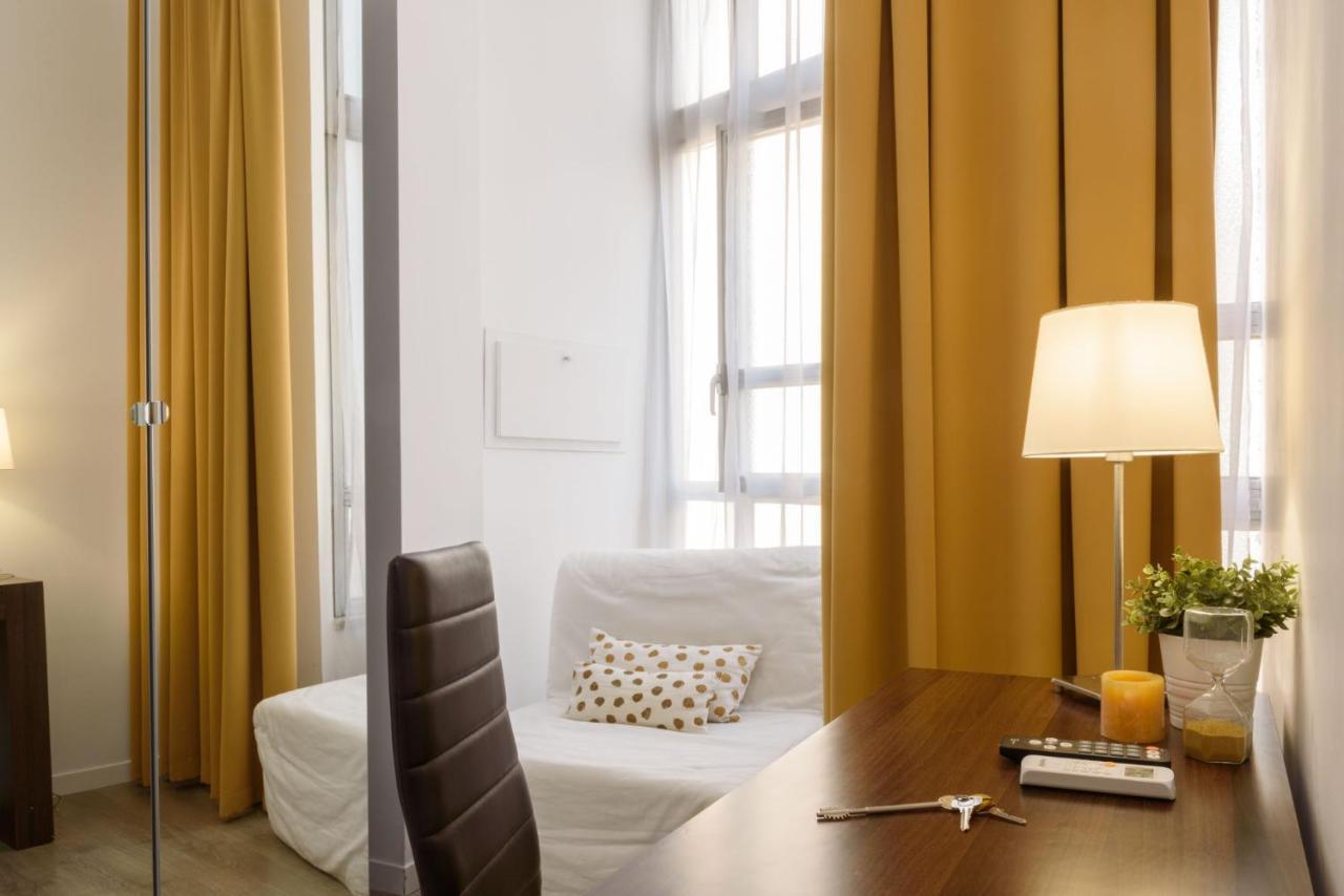 Domus Angioina Bed and Breakfast Napels Buitenkant foto