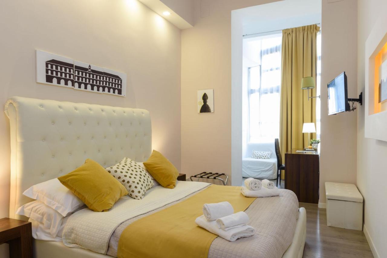 Domus Angioina Bed and Breakfast Napels Buitenkant foto