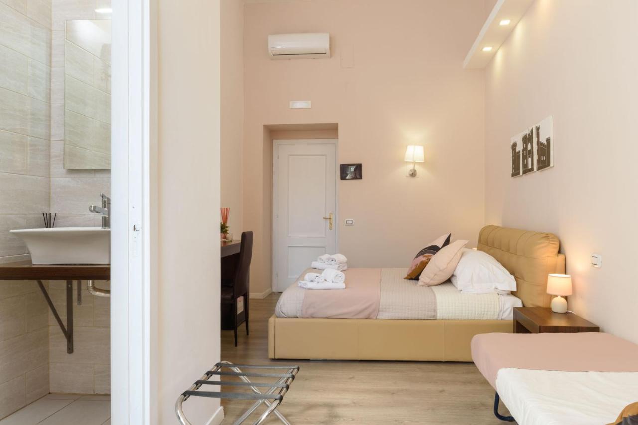 Domus Angioina Bed and Breakfast Napels Buitenkant foto